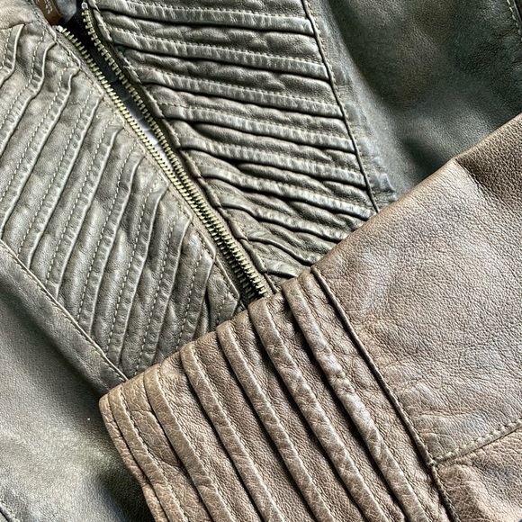 Like NEW Danier Leather Jacket | Graphite Color | Small - Picture 8 of 10